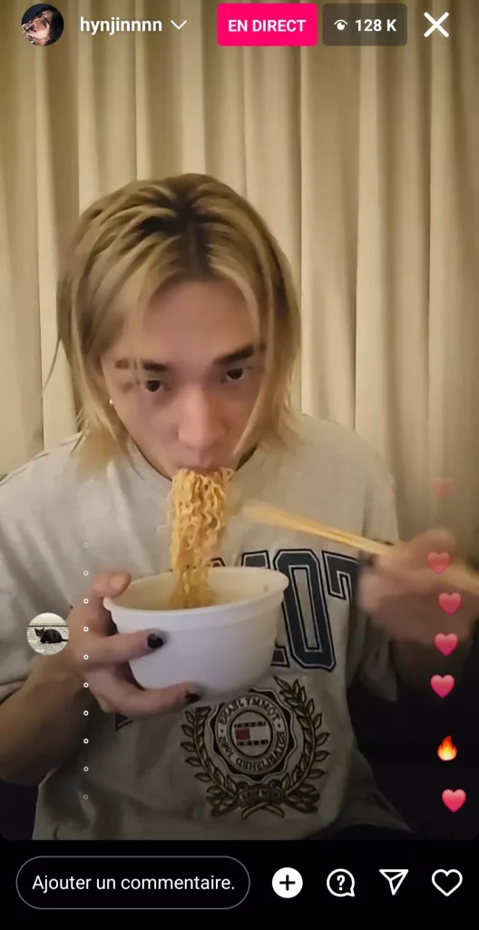 Hyunjin mange des ramen