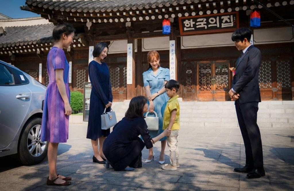 Instagram Jung Hae-in - Behing One spring night 