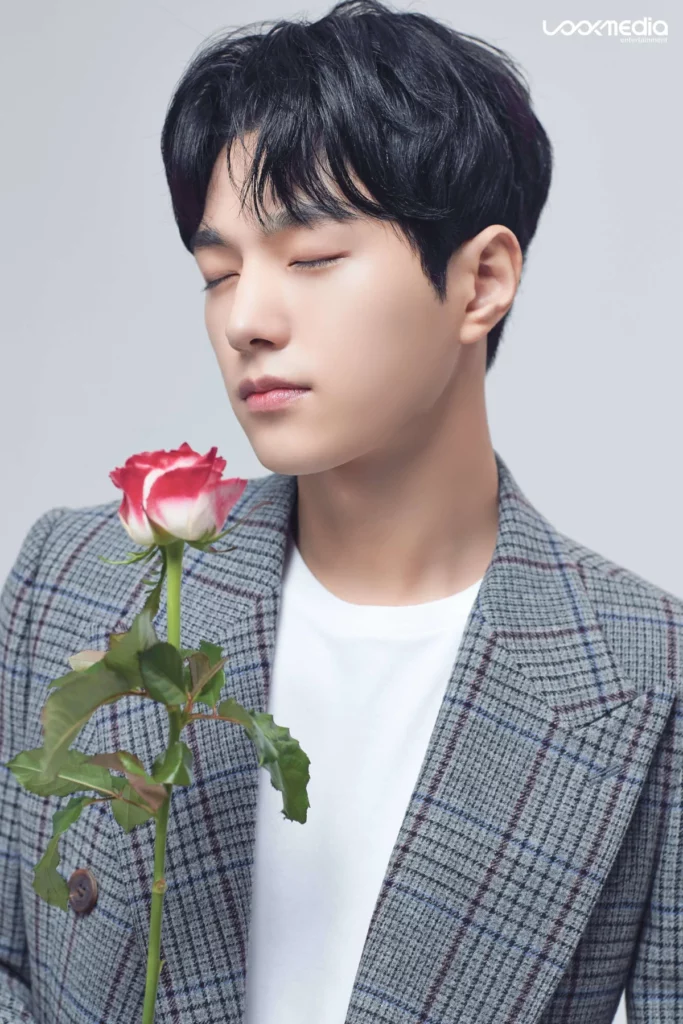 Lookmedia - Kim Myung-soo