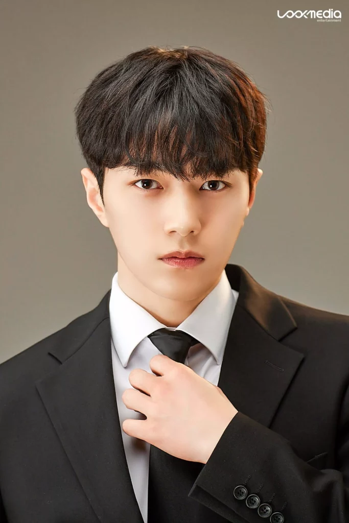 Lookmedia - Kim Myung-soo