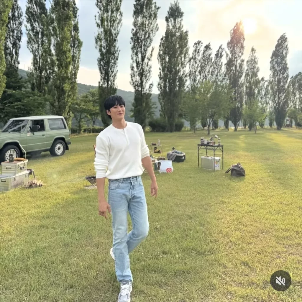 Ahn Bo-hyun - Instagram - 2025