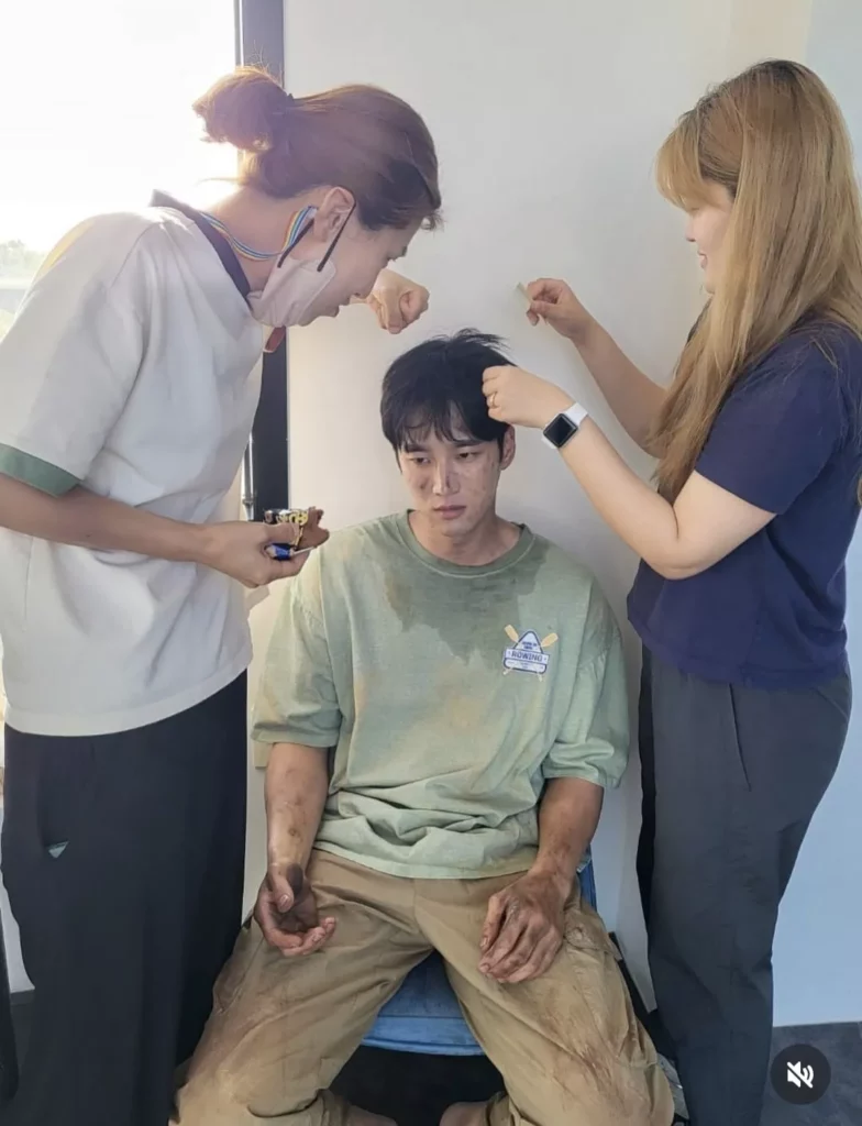 Ahn Bo-hyun - Instagram - 2025