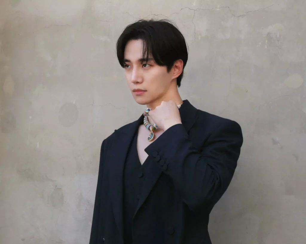 X @follow_leejunho - W 2025 x Piaget Lee Jun-ho Behind