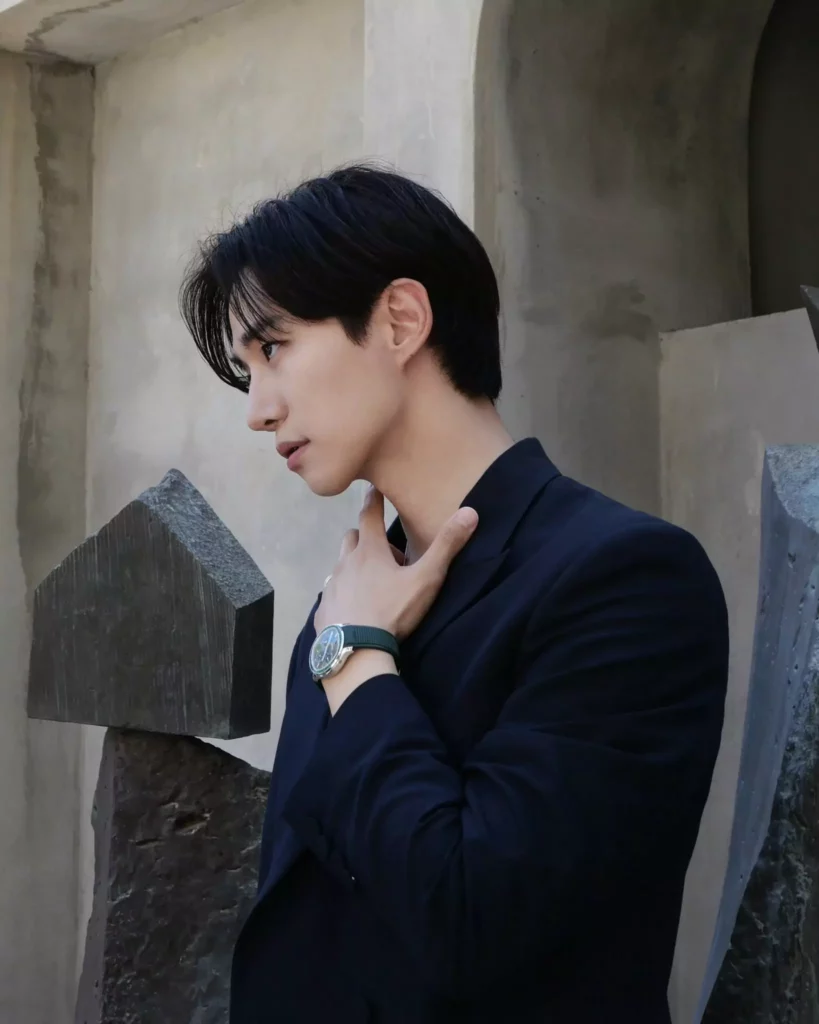 X @follow_leejunho - W 2025 x Piaget Lee Jun-ho Behind