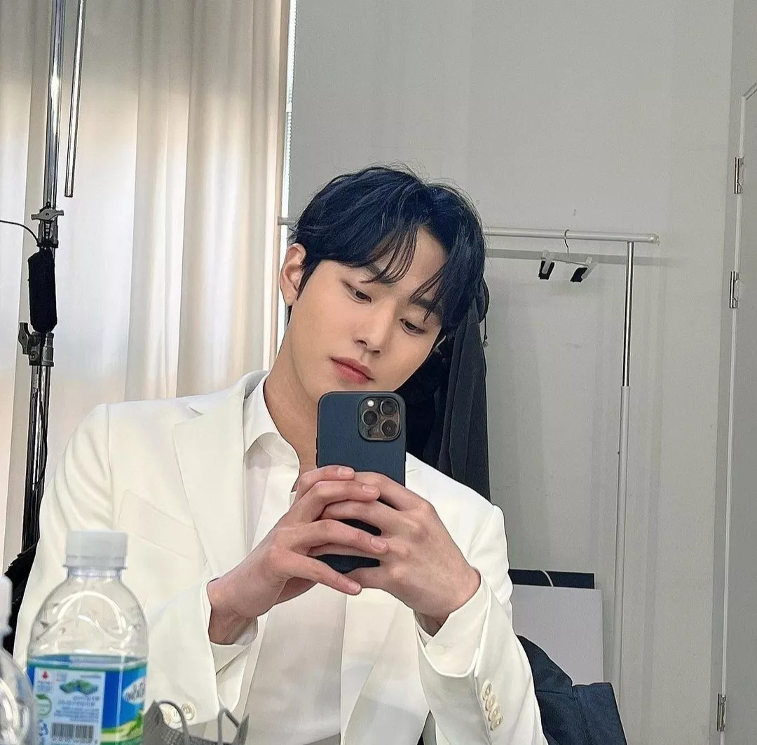 Ahn Hyo-seop - Instagram 2022