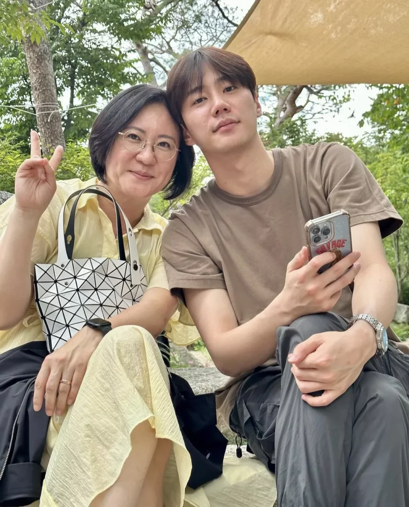 Lee Jun Young Instagram jysy