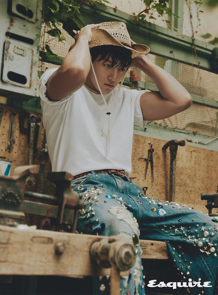|Esquire Ji Chang-wook 2022