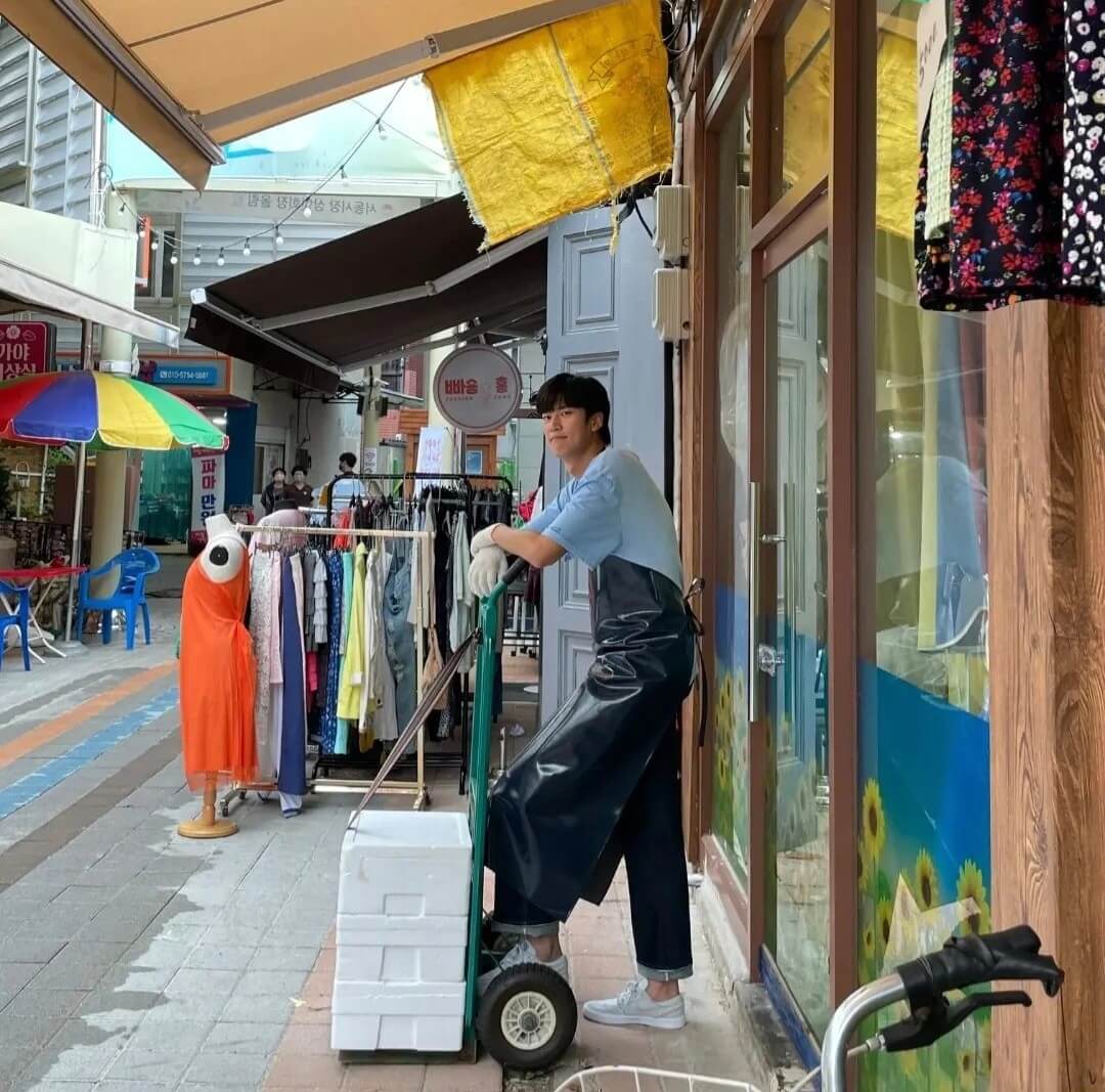 10042n00 - Instagram Na In-woo 나인우 Jinxed at first