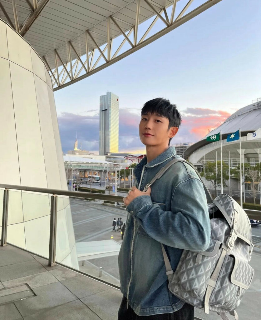 Jung Hae-in - Instagram holyhaein - 2022