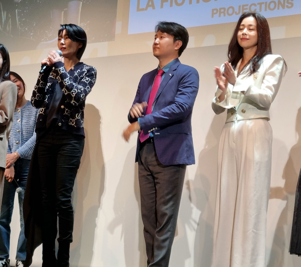 |Canneseries 2023 - Projection de Pale moon, le réalisateur entouré de ses actrices