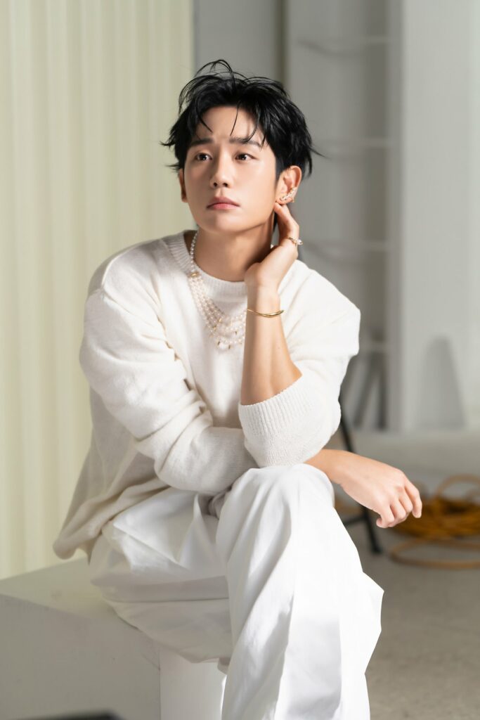 FNC Jung Hae-in |Bazaar 2024 behind