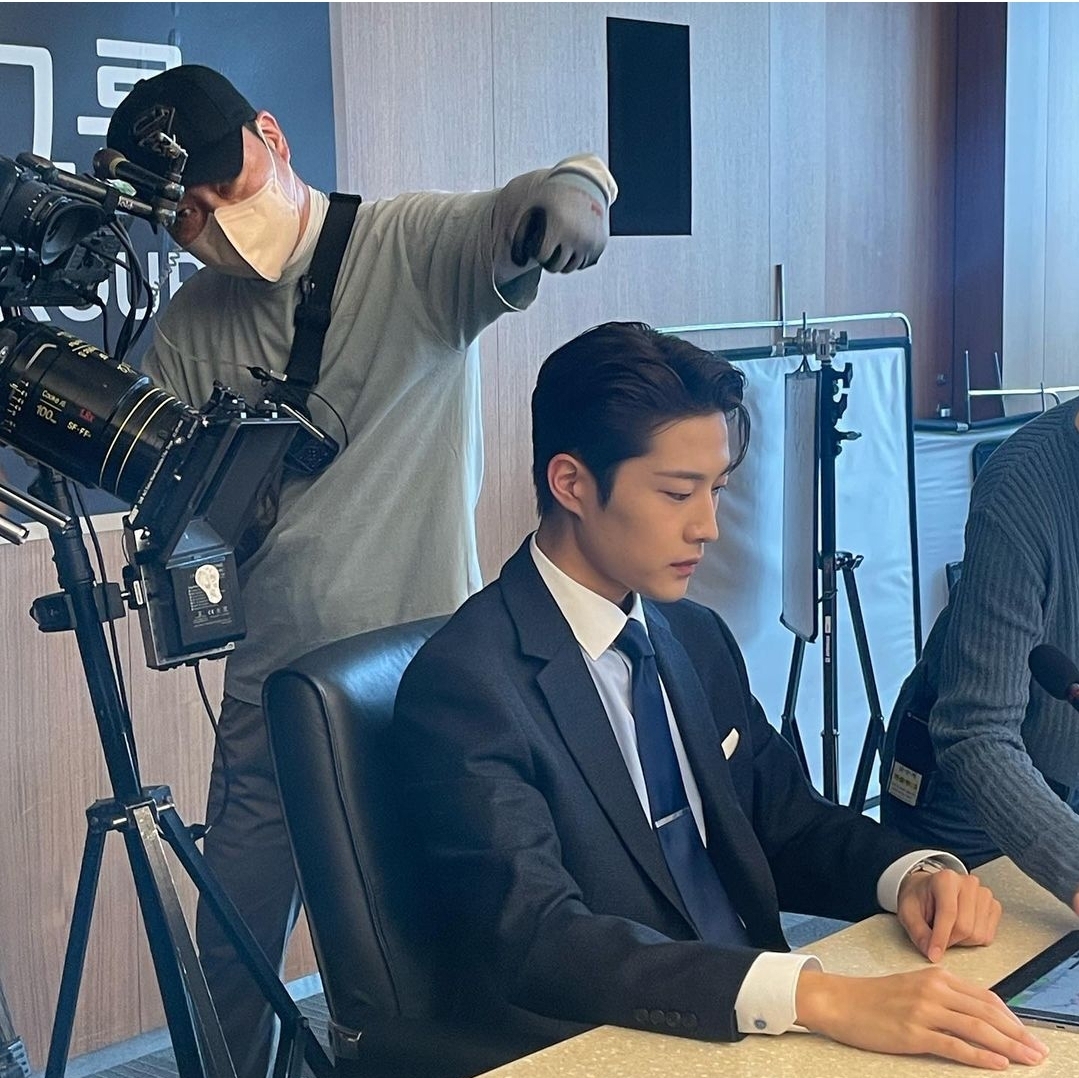 wonjong_ - Instagram 2022 - The golden spoon