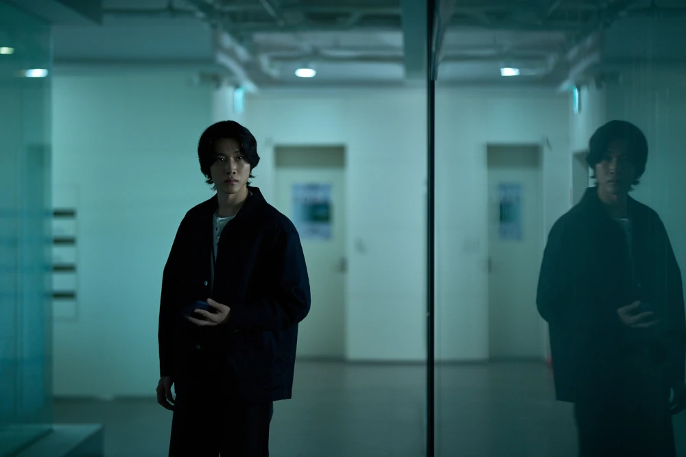 Whispering Water - The Black Label - Lee Jong-won