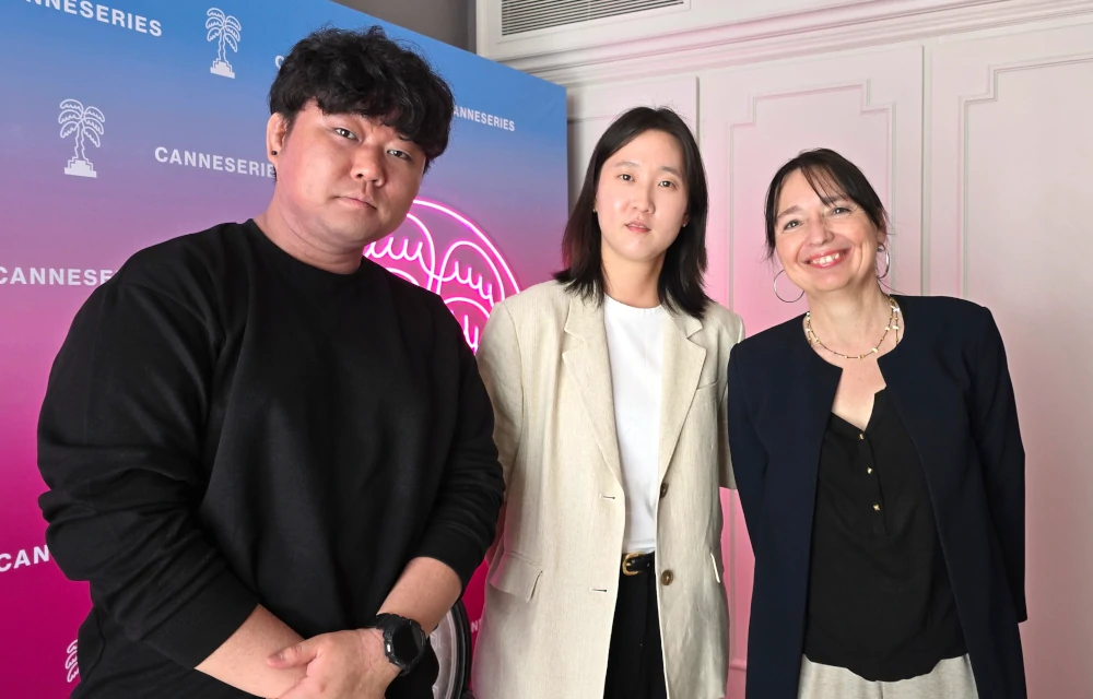 Kang Hak-gu, Song Yeon-hwa, Nikki Terlon - avril 2025