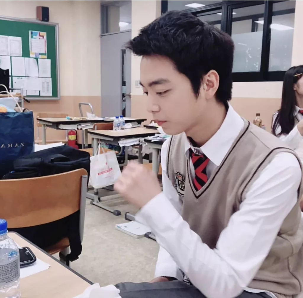 Kim Mo-beom - Instagram