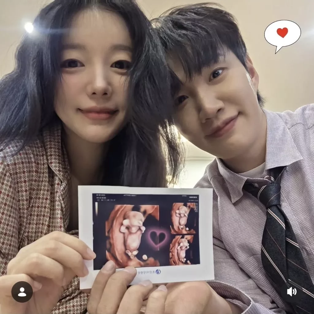 Instagram - Moon Jiin